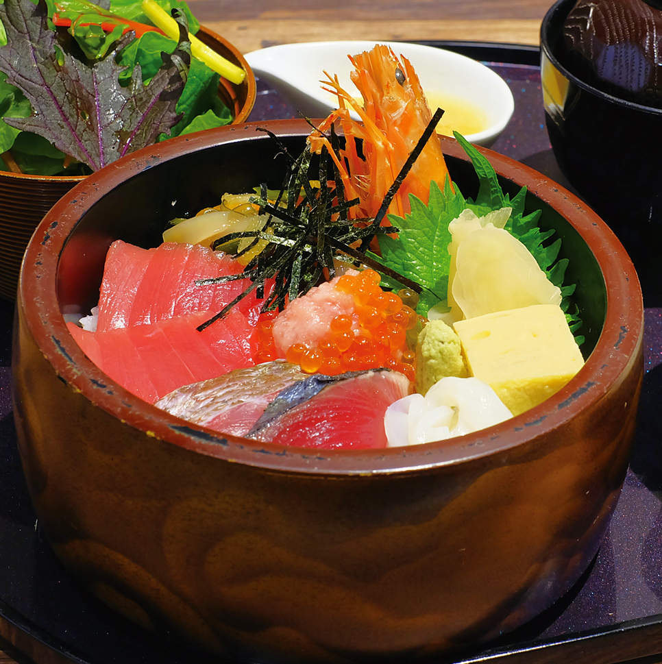 豪華海鮮丼